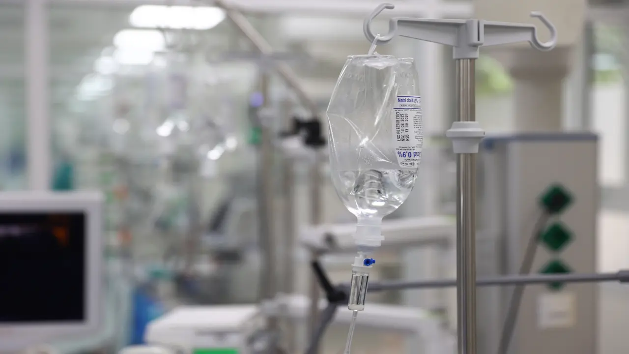 25 học sinh và bảo mẫu TP HCM nghi ngộ độc thực phẩm, một người thở máy