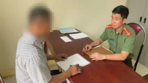 3 người bị phạt tiền vì mất hộ chiếu nhưng không khai báo