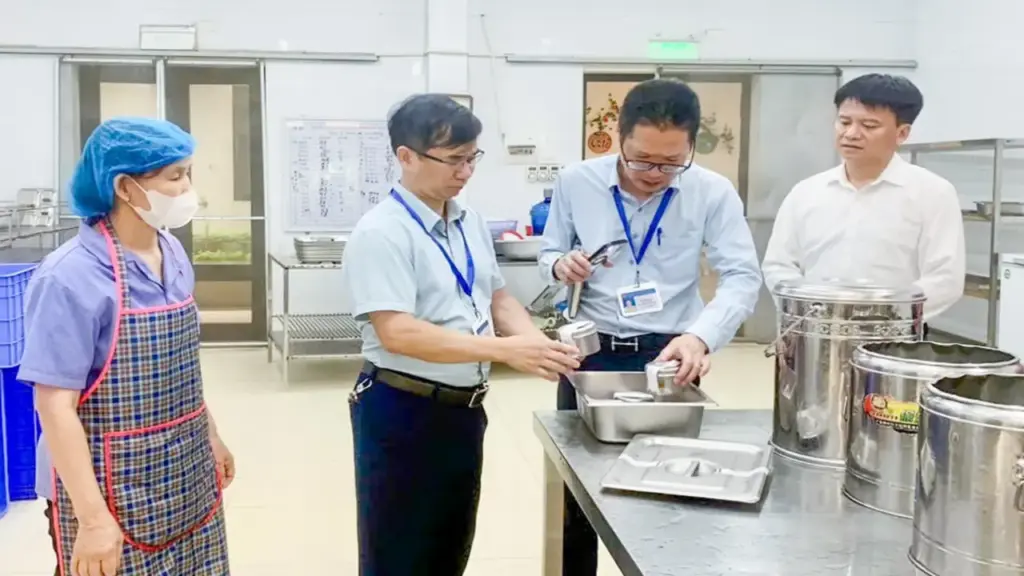 36 vụ ngộ độc trong 3 tháng: Hướng tới 'không kiểm tra từng khâu riêng lẻ'