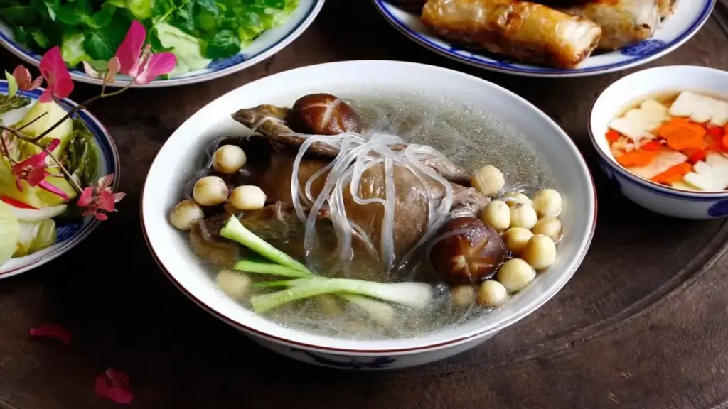 Ăn chim bồ câu hầm mỗi ngày để bổ?