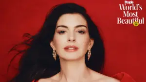 Anne Hathaway là 'Người đẹp nhất thế giới 2026'
