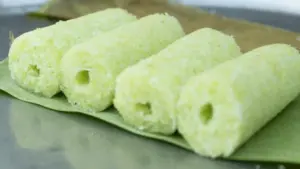 Bánh cốm ống của người Khmer: Món ăn tỏa khói nghi ngút bên ao Bà Om