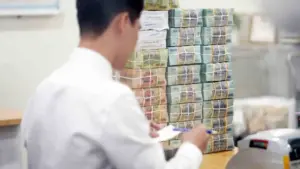 Bao giờ lãi vay giảm?