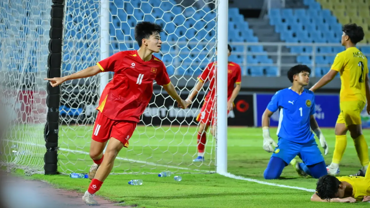Báo Malaysia: 'Việt Nam quá mạnh'