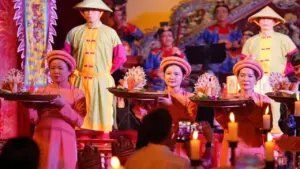 Bên trong đêm 'Dạ yến Hoàng cung' giá 1,7 triệu đồng mỗi khách