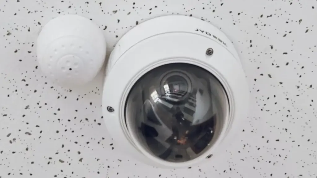 Bí mật phía sau 'mái vòm đen' trên camera an ninh