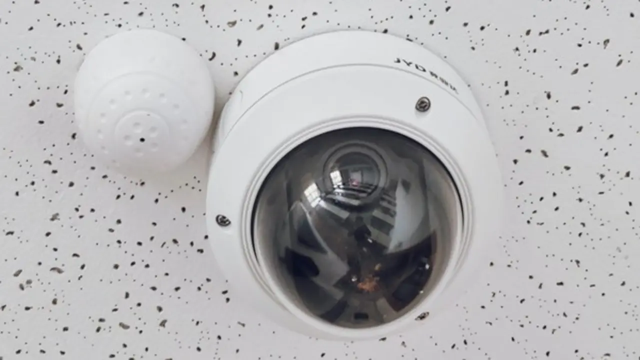 Bí mật phía sau 'mái vòm đen' trên camera an ninh