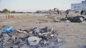 'Biển Gò Vấp' nhếch nhác vì rác thải