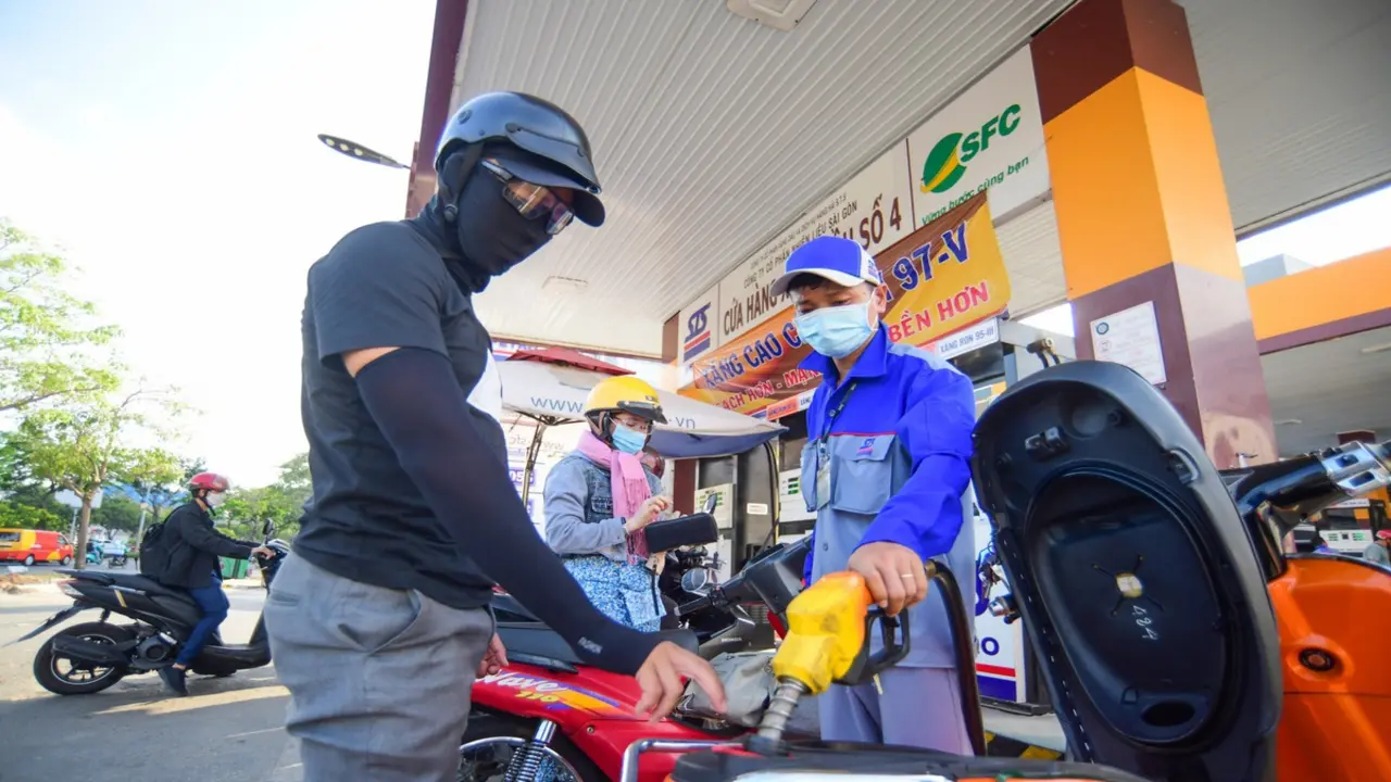 Bộ Công Thương điều chỉnh giá xăng dầu trước kỳ nghỉ lễ 30-4