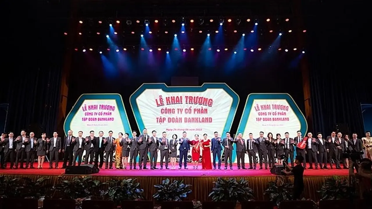 Cách Bankland tự phát hành 13.000 cổ phiếu 'ảo' và hàng trăm người tin là thật