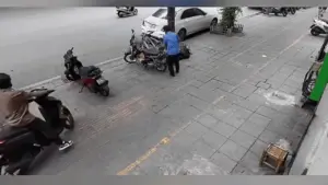 Cảnh lấy nhầm xe máy '100 năm mới gặp 1 lần'