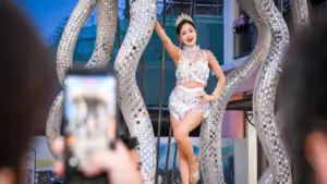 Cát Bà bùng nổ phố đêm