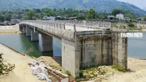 Cầu Sơn Mùa 79 tỉ đồng 'chờ đường dẫn' ở Quảng Ngãi: Đơn vị thi công nói gì?