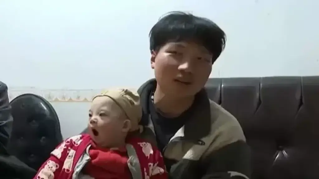 'Chàng trai bán thịt nuôi 6 em' lộ kịch bản dàn dựng