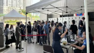 Chi phí du lịch leo thang: Nhiều người rủ nhau khám phá loạt điểm đến tại TP.HCM