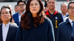 Chủ tịch Quốc dân đảng thăm Trung Quốc, Đài Loan cảnh báo