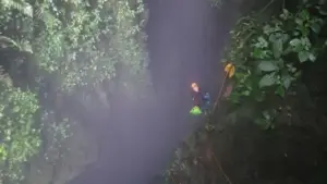 Chuyên gia nói về hành trình phát hiện hang động bí ẩn có thác nước 350m ở Phong Nha – Kẻ Bàng