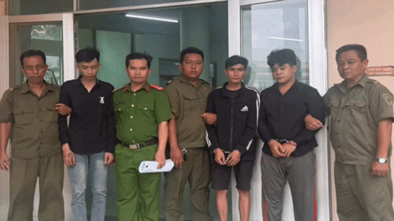 Công an TP.HCM tạm giữ nhóm thanh niên gây rối trước Khu công nghiệp Sóng Thần