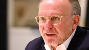 Cựu CEO Bayern: 'PSG thời Messi, Neymar, Mbappe không thống nhất như hiện tại'