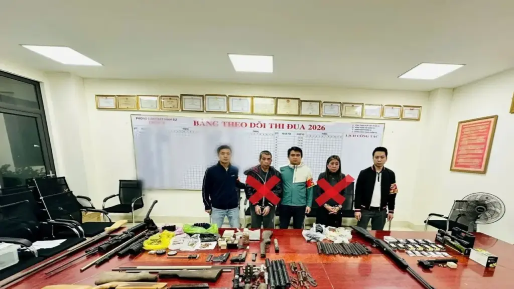 Cựu vận động viên bắn súng điều hành 'công xưởng' chế tạo súng đạn