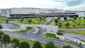 Đề xuất hỗ trợ tiền nhà, xe cho y bác sĩ làm việc tại bệnh viện Bạch Mai, Việt Đức 2