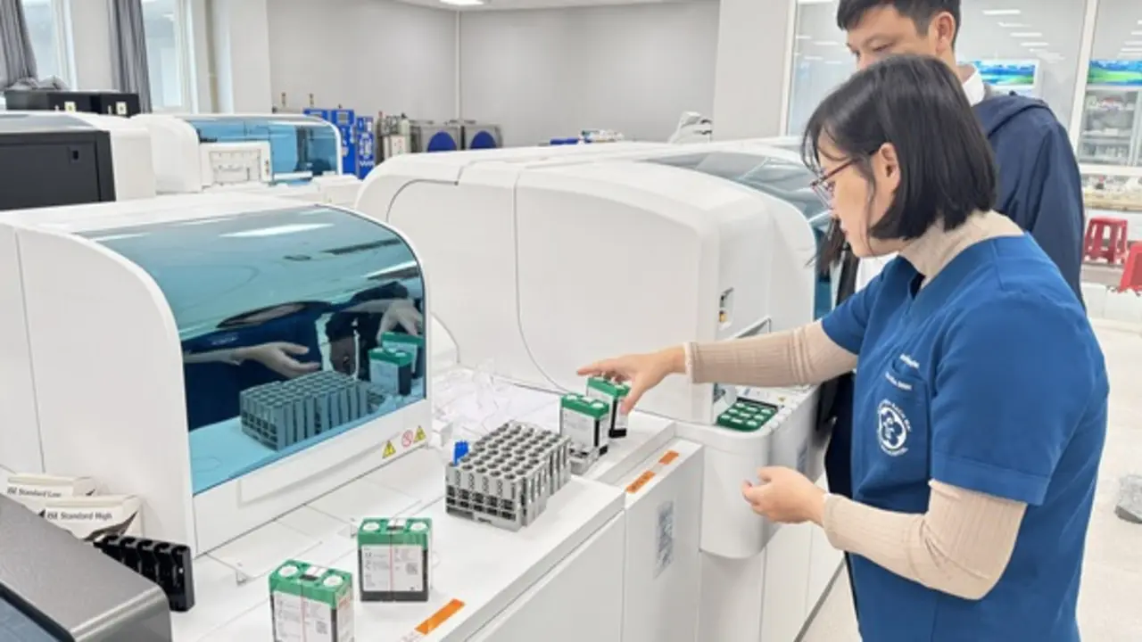 Đề xuất 'thông tuyến' bảo hiểm giữa 2 cơ sở của Bệnh viện Bạch Mai, Việt Đức