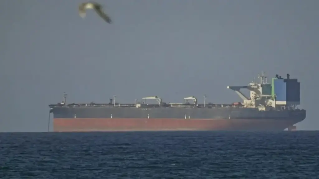 Đình hoãn đàm phán, Hormuz vẫn tê liệt