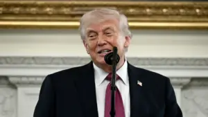 Động lực thúc đẩy ông Trump gia hạn lệnh ngừng bắn với Iran