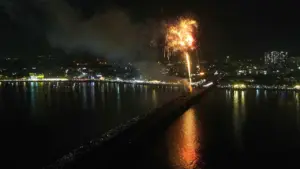 Đồng Nai bắn pháo hoa 12 điểm mừng lên thành phố