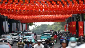 Đồng Nai rực rỡ cờ hoa 30-4, chào đón thời khắc trở thành thành phố
