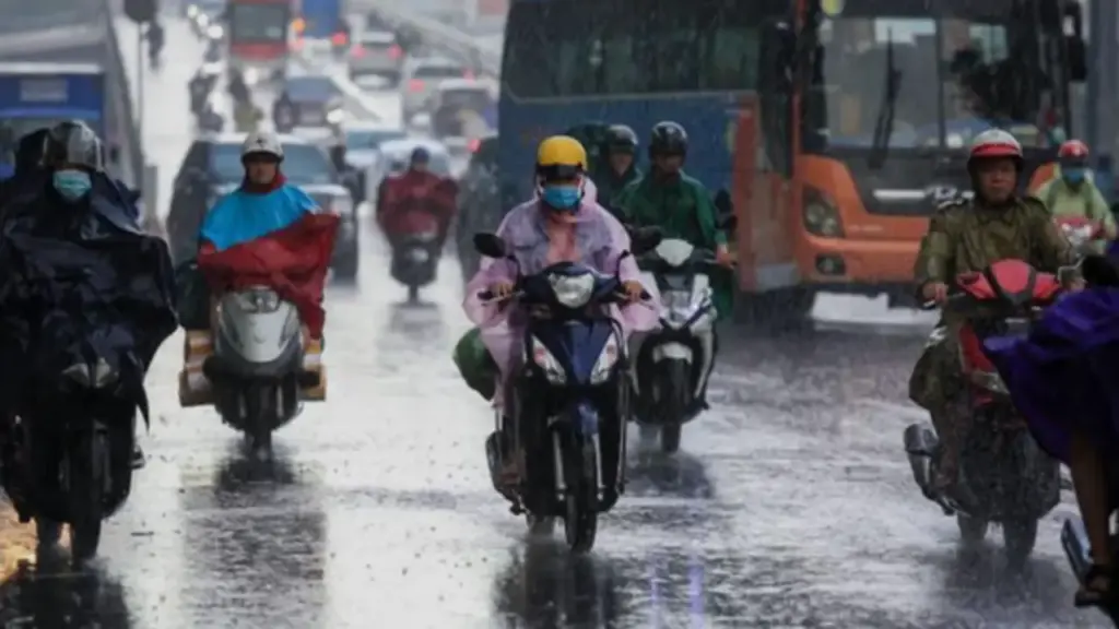 Dự báo thời tiết 24/4: Miền Bắc đón không khí lạnh dị thường, nguy cơ dông lốc, mưa đá kèm gió giật