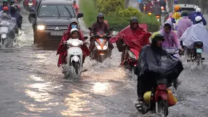 Dự báo thời tiết 26/4: Không khí lạnh dị thường tràn xuống, miền Bắc mưa dông kéo dài đến bao giờ?