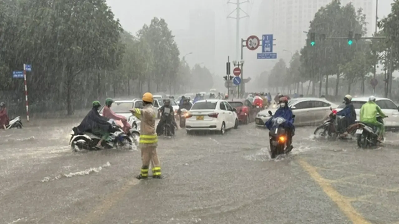 Dự báo thời tiết 29/4: Không khí lạnh tràn về, miền Bắc giảm nhiệt, xuất hiện dông lốc và mưa đá