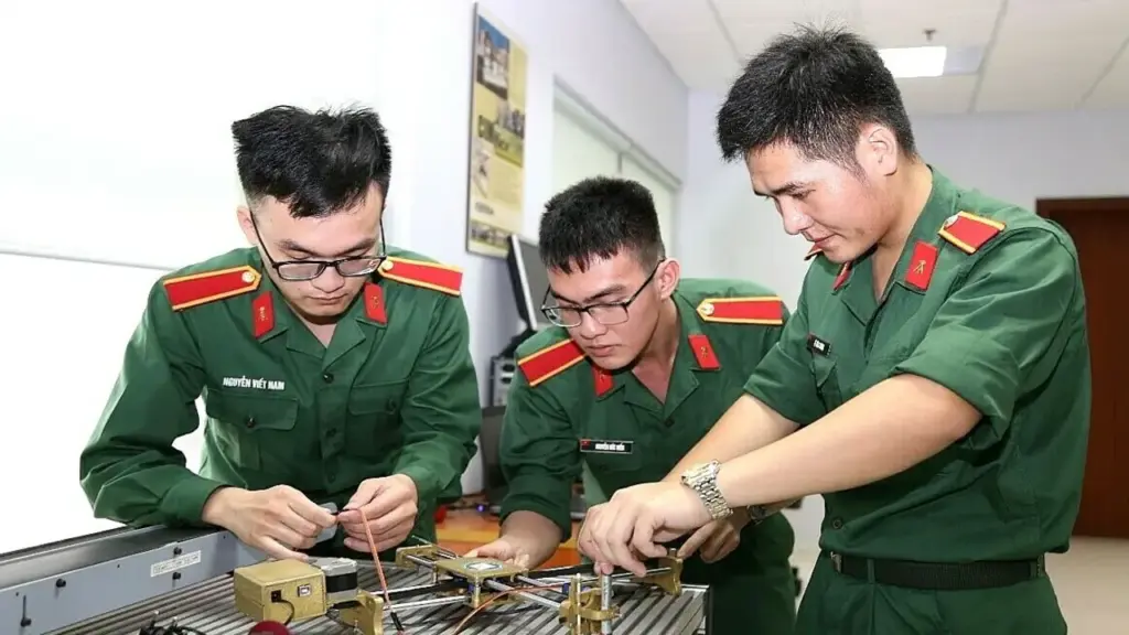 Dự kiến phong thẳng hàm thượng úy cho kỹ sư quân đội tài năng