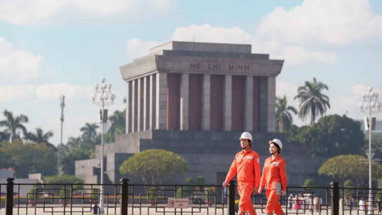 EVNHANOI cung cấp điện an toàn, liên tục và ổn định phục vụ nhân dân Thủ đô trong các ngày Lễ 30/04 và 01/05