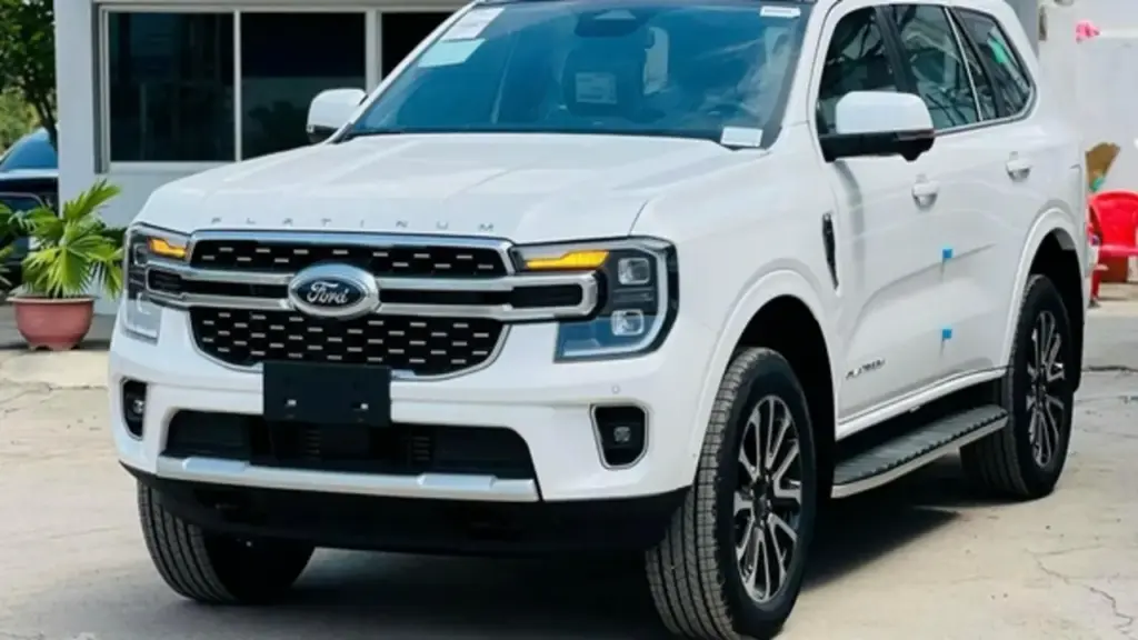 Ford Everest có thêm bản máy xăng, gia nhập thị trường từ giữa năm 2026