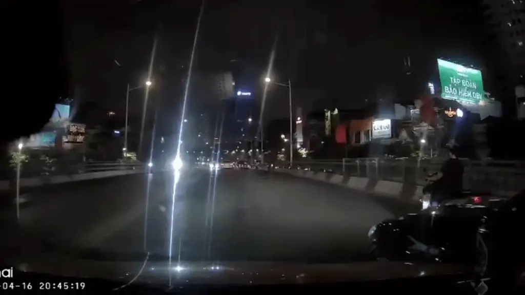 Gây va chạm, tài xế hành hung lái xe khác