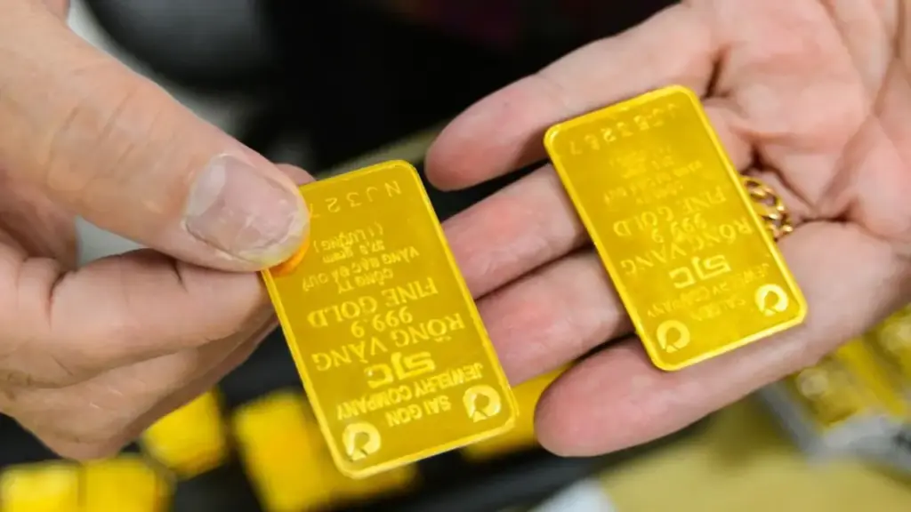 Giá vàng thế giới bất ngờ giảm về sát 4.700 USD/ounce