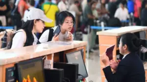 Giá vé máy bay lễ 30.4 - 1.5 cao ngang vé tết
