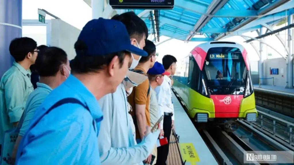 Hà Nội miễn phí xe buýt, metro dịp lễ Giỗ Tổ Hùng Vương và 30/4-1/5