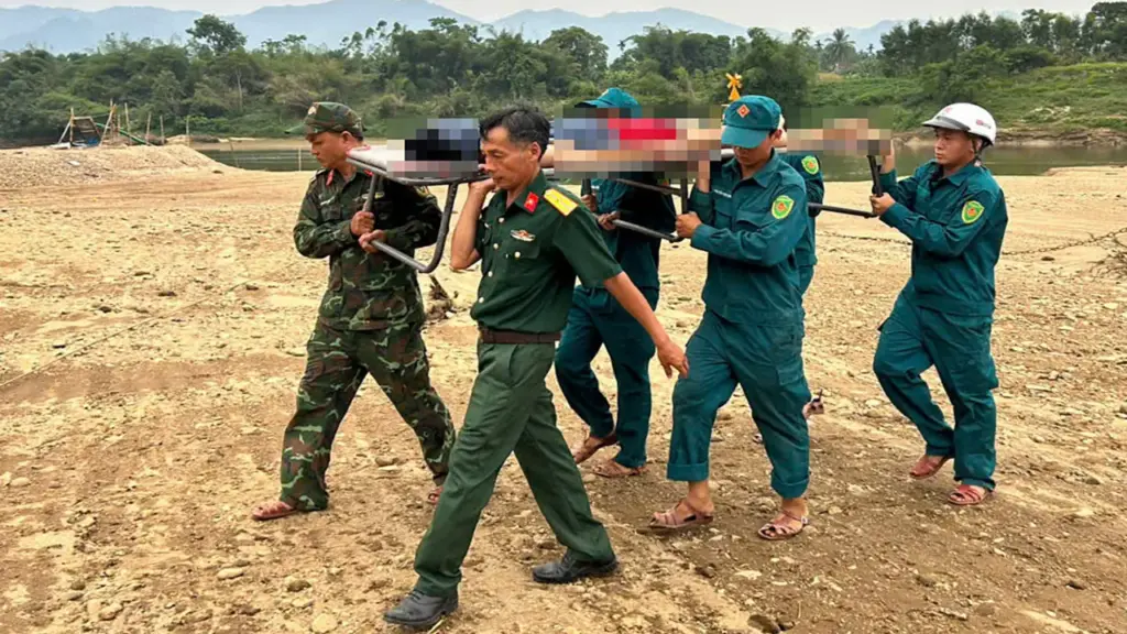 Hai nam sinh lớp 9 đuối nước trên sông Tranh