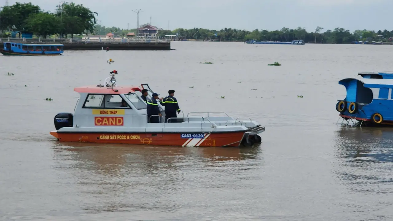 Hai người mất tích trên sông Tiền sau tiệc sinh nhật