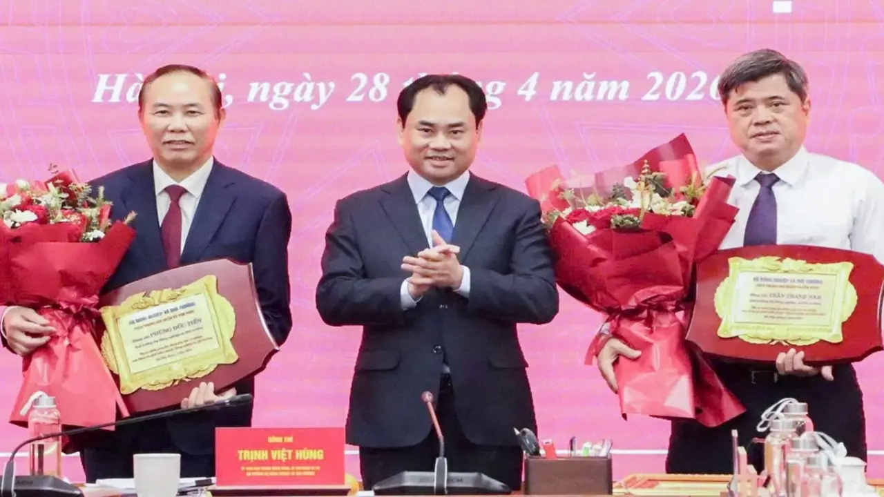 Hai thứ trưởng Bộ Nông nghiệp và Môi trường nghỉ hưu từ 1-5