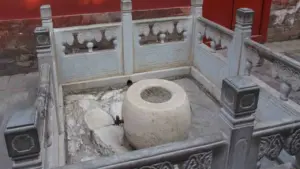 Hé lộ bí ẩn Tử Cấm Thành có 72 giếng nước nhưng hàng trăm năm không ai dám uống 1 giọt