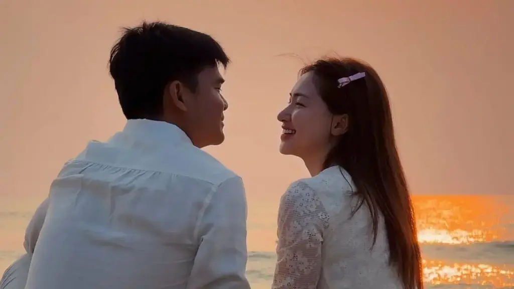 Hòa Minzy cùng bạn trai nghỉ dưỡng