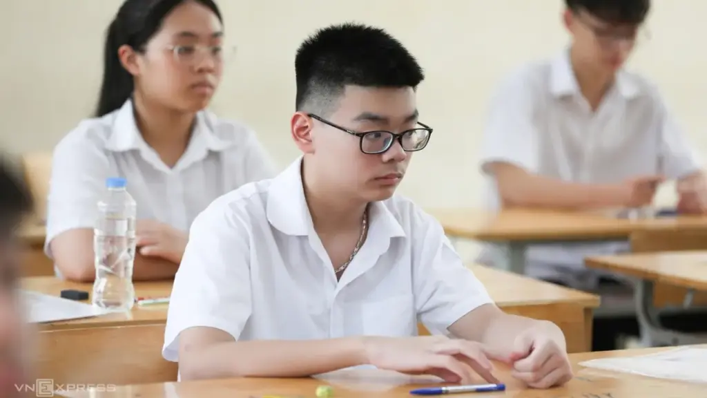 Học sinh thi lớp 10 ở Hà Nội năm 2027 tăng 'phi mã'