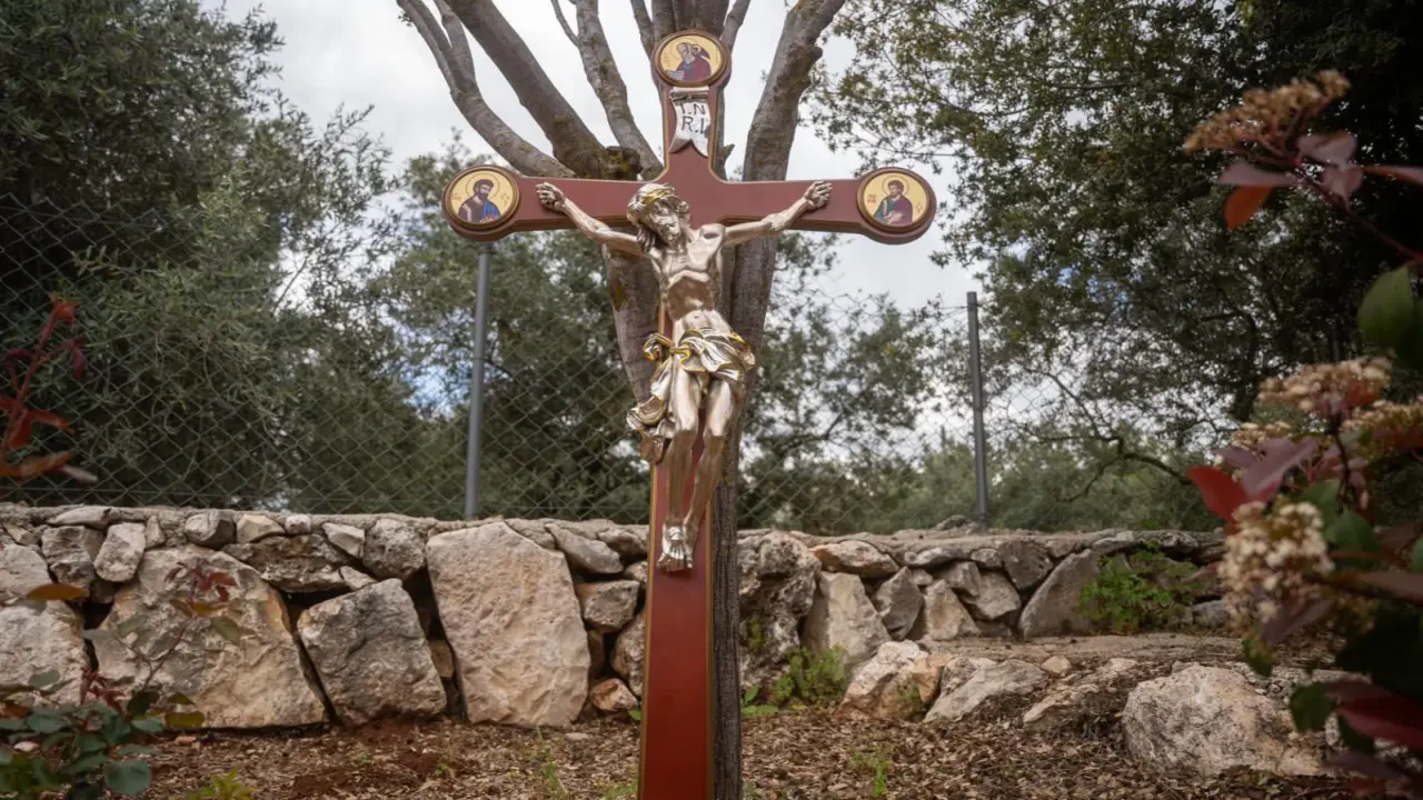 Israel phạt giam hai binh sĩ liên quan vụ đập phá tượng Chúa