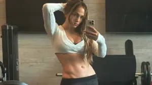 Jennifer Lopez giữ dáng nhờ sự kỷ luật