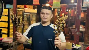 Lao xuống mương cứu cậu bé lớp 4 đuối nước