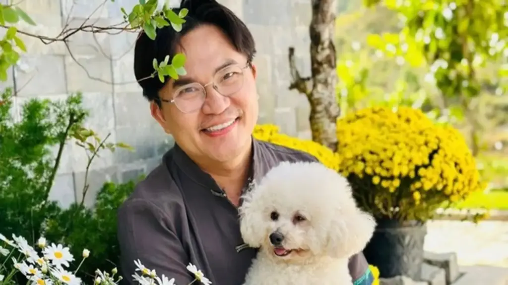 Nam MC "hot" trên các gameshow truyền hình, tuổi trung niên vẫn độc thân, chăm chỉ làm việc thiện